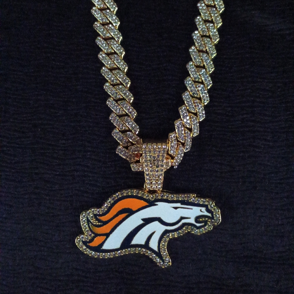 NFL Denver Broncos 20 Inch Necklace Pendant Cuban Chain Link Football Jewelry - Picture 4 of 6